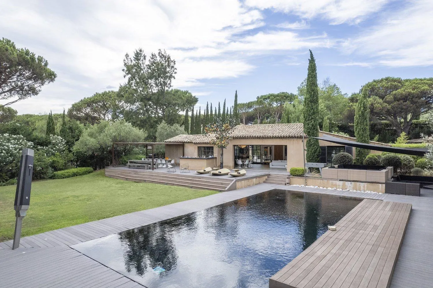 Exclusive Modern Villa In Saint Tropez